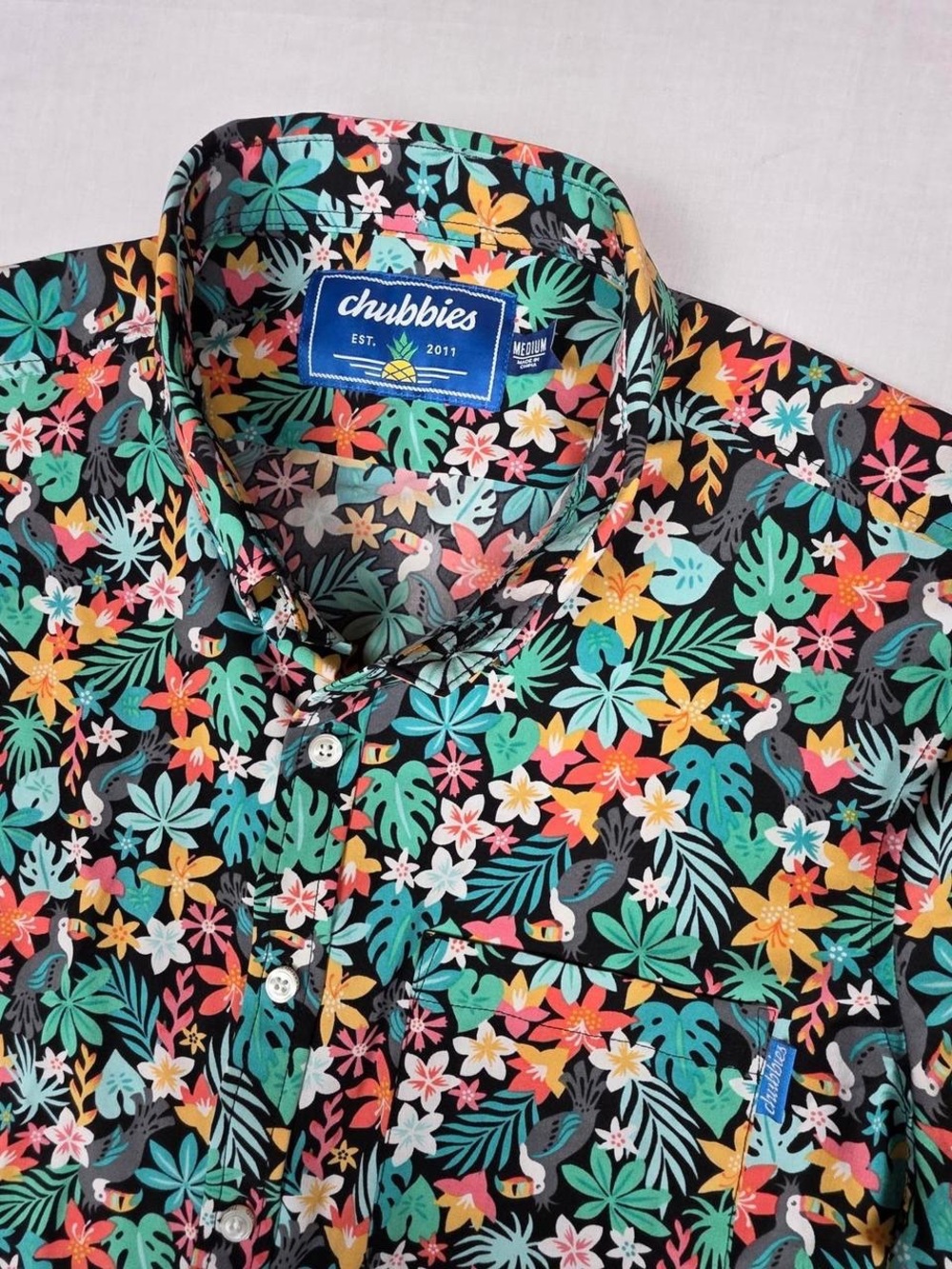 Chubbies The Toucan Down Shirt Mens Medium Floral Tropical Print